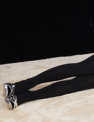 Leggy babe in black socks Luna Kobayashi teasing you with her pussy and ass