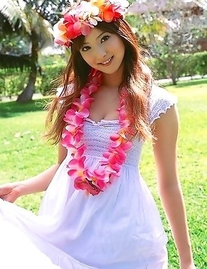 Nozomi Sasaki sexy and cute loves animals and holydays
