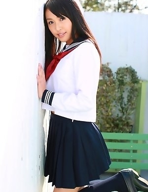 Miyu Watanabe in school uniform loves rubbing cunt of ball