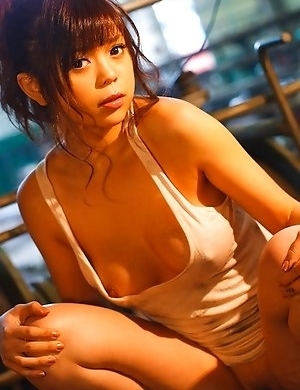 Rina Itoh loves to show her huge jugs with naughty nipples