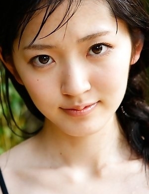 Airi Suzuki walks on favorite streets exposing her curves