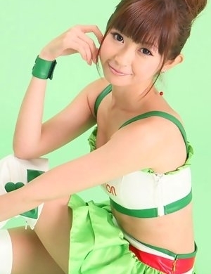 Zuo Qi doll in cute outfit smiles like a true princess